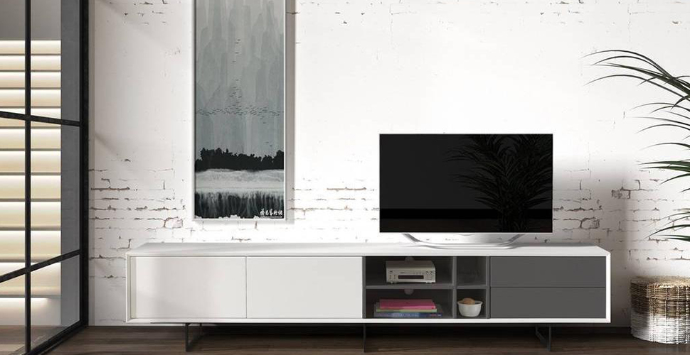 查看墻上的生產(chǎn)計(jì)劃